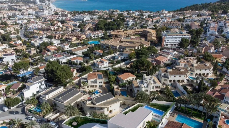 Villa de 4 dormitorios en Albir, España No. 1142 № 16