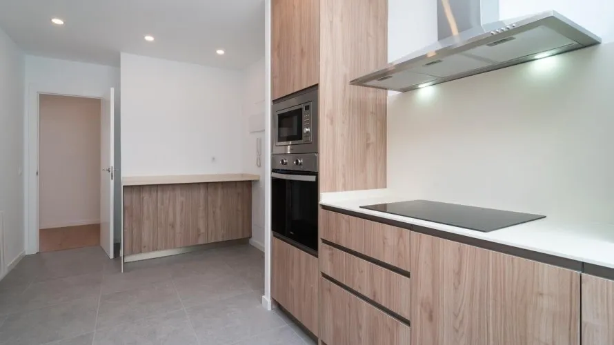 Apartamento de 4 dormitorios en Madrid, España No. 855 № 21