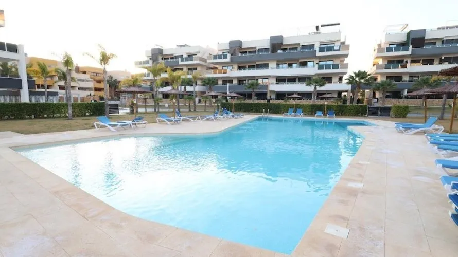 Apartamento de 2 dormitorios en Torrevieja, Spain No. 616 № 26