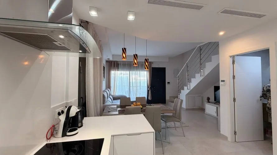 Apartamento de 3 dormitorios en La Florida, España No. 1275 № 11