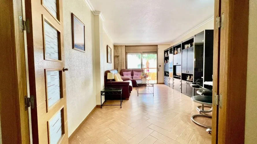 Apartamento de 3 dormitorios en Torrevieja, España No. 593 № 18