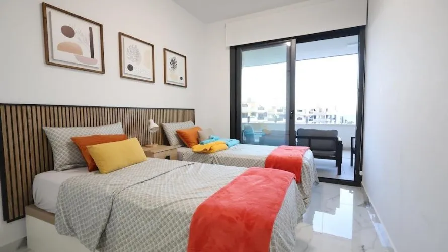 Apartamento de 2 dormitorios en Torrevieja, Spain No. 616 № 10