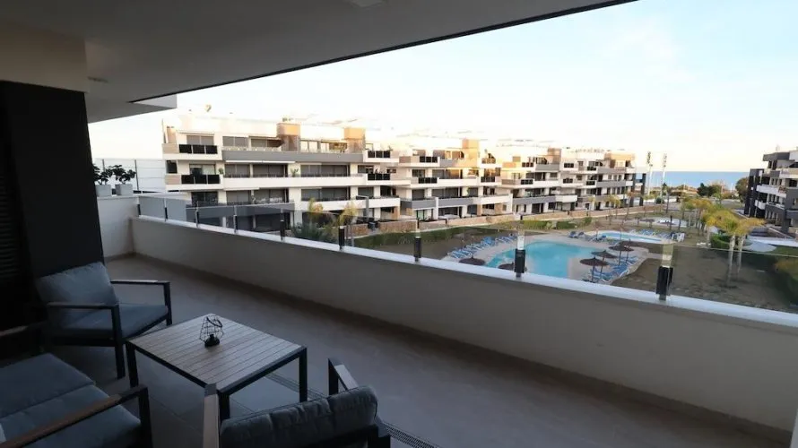 Apartamento de 2 dormitorios en Torrevieja, Spain No. 616 № 22