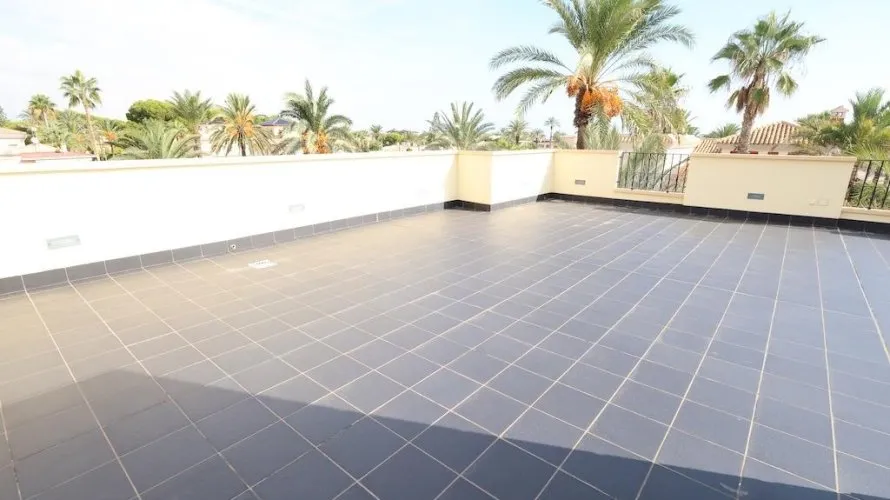 Apartamento de 4 dormitorios en Cabo Roig, España No. 1177 № 23