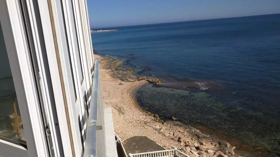 Apartamento de 4 dormitorios en Torrevieja, España No. 562 № 24