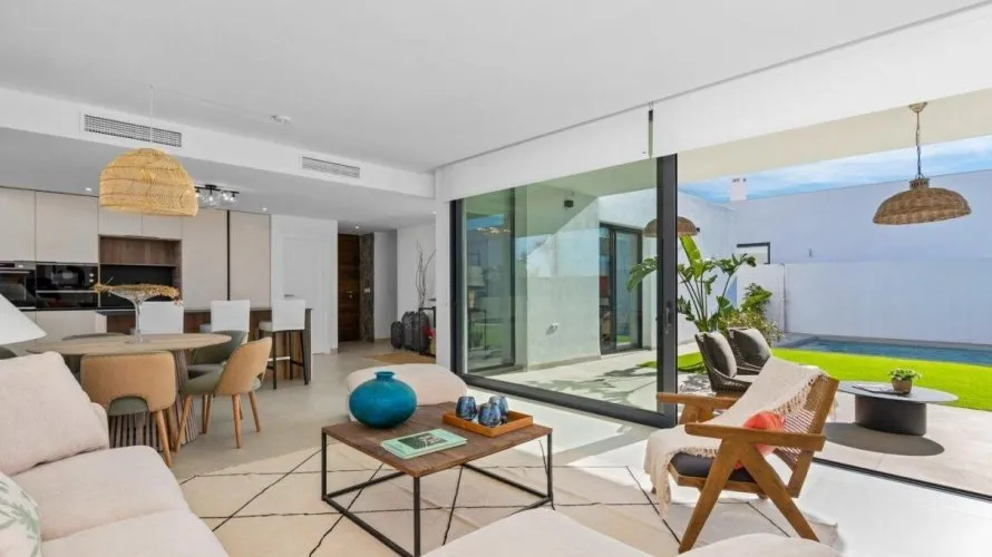 Villa de 3 dormitorios en Mar De Cristal, España No. 935 № 1