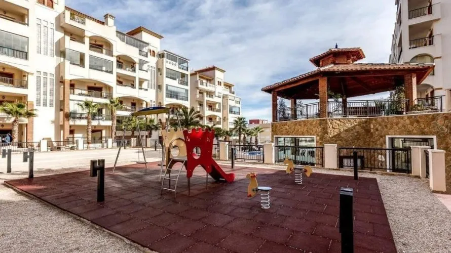 Apartamento de 3 dormitorios en Guardamar del Segura, España No. 1017 № 8