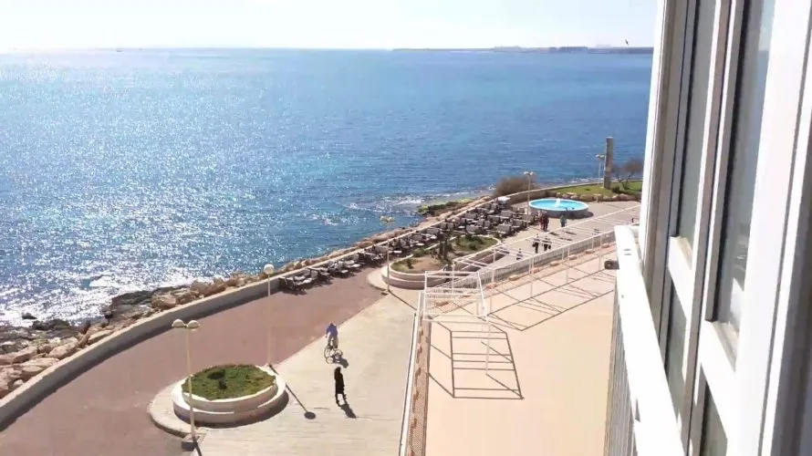 Apartamento de 4 dormitorios en Torrevieja, España No. 562 № 26