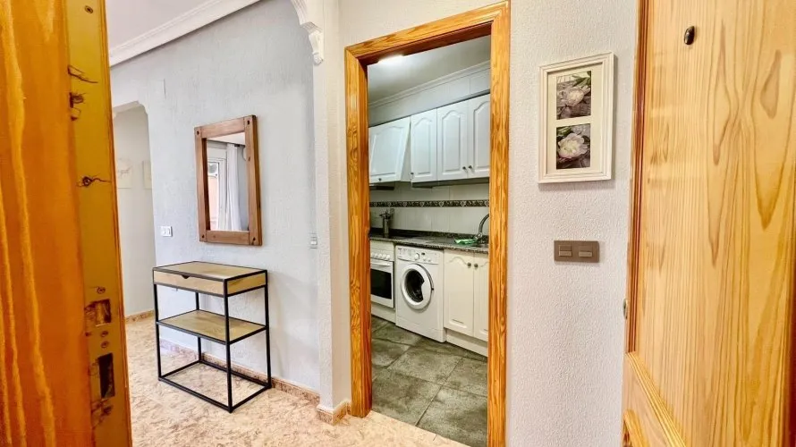 Apartamento de 2 dormitorios en Torrevieja, Spain No. 1347 № 5