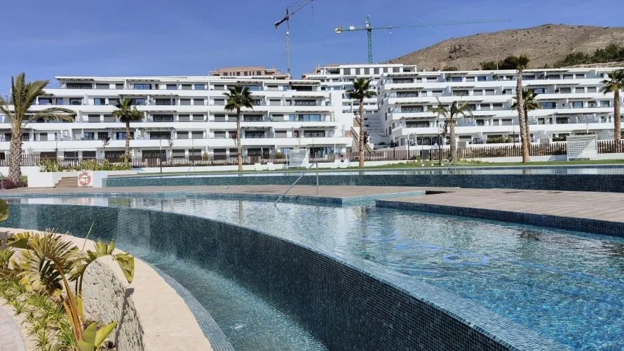 Apartamento de 2 dormitorios en Finestrat, España No. 981