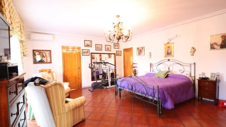 Apartamento de 5 dormitorios en El Chaparral, España No. 958 № 8