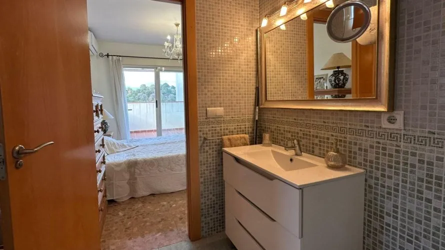 Apartamento de 4 dormitorios en L'Alfàs del Pi, España No. 1261 № 18