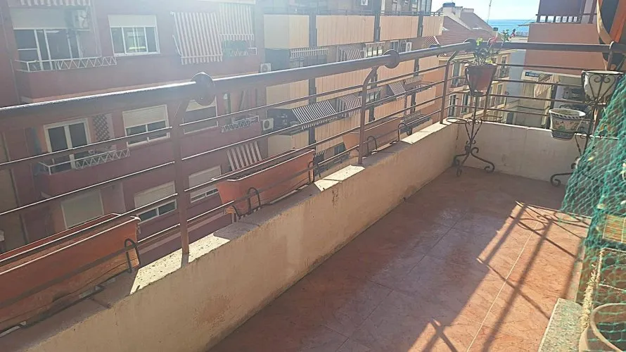Apartamento de 3 dormitorios en Alicante, Spain No. 599