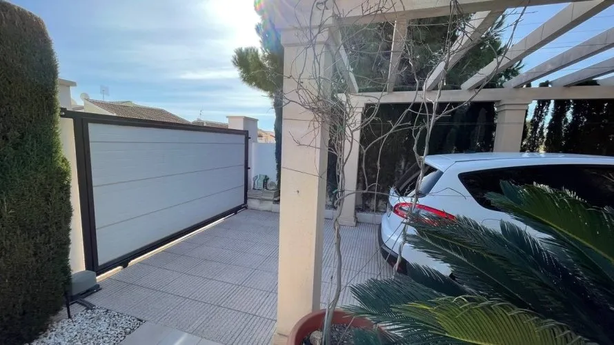 Apartamento de 4 dormitorios en Ciudad Quesada, España No. 653 № 2