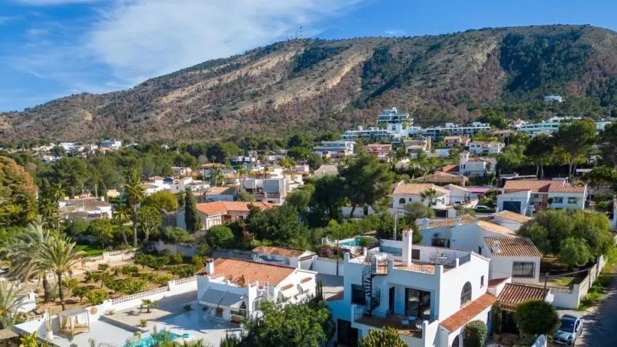 Villa de 4 dormitorios en Albir, España No. 1156 № 3