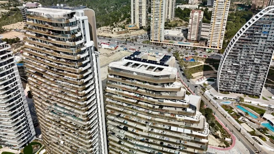 Ático de 3 dormitorios en Benidorm, España No. 1276 № 2