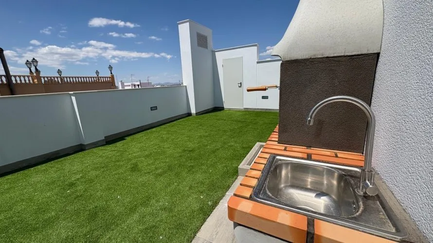 Apartamento de 2 dormitorios en Torrevieja, Spain No. 565 № 5