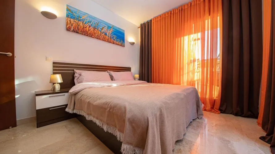 Apartamento de 2 dormitorios en Torrevieja, España No. 939 № 21