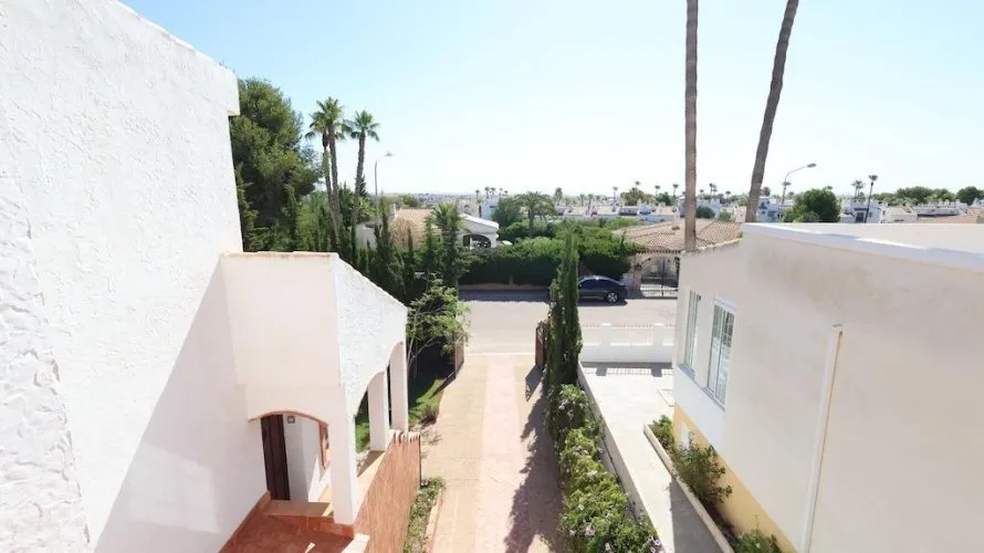 Apartamento de 4 dormitorios en Villamartin, España No. 1129 № 23