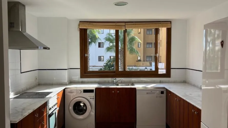Apartamento de 2 dormitorios en Torrevieja, Spain No. 590 № 16