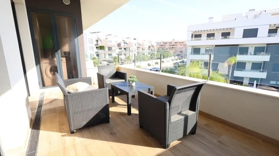 Apartamento de 2 dormitorios en Alicante, España No. 1180 № 14