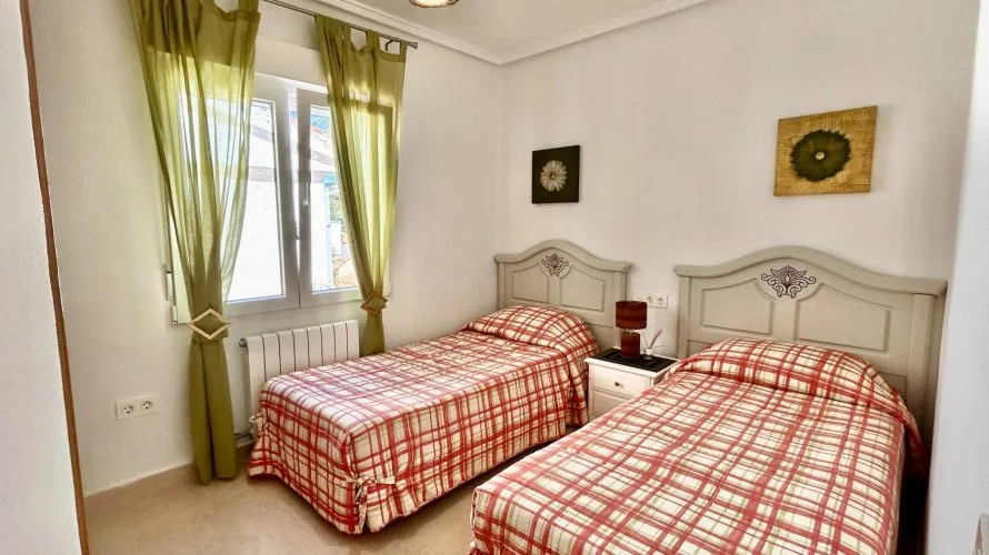 Villa de 5 dormitorios en Rojales, España No. 1302 № 18