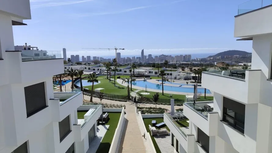 Apartamento de 2 dormitorios en Finestrat, España No. 852