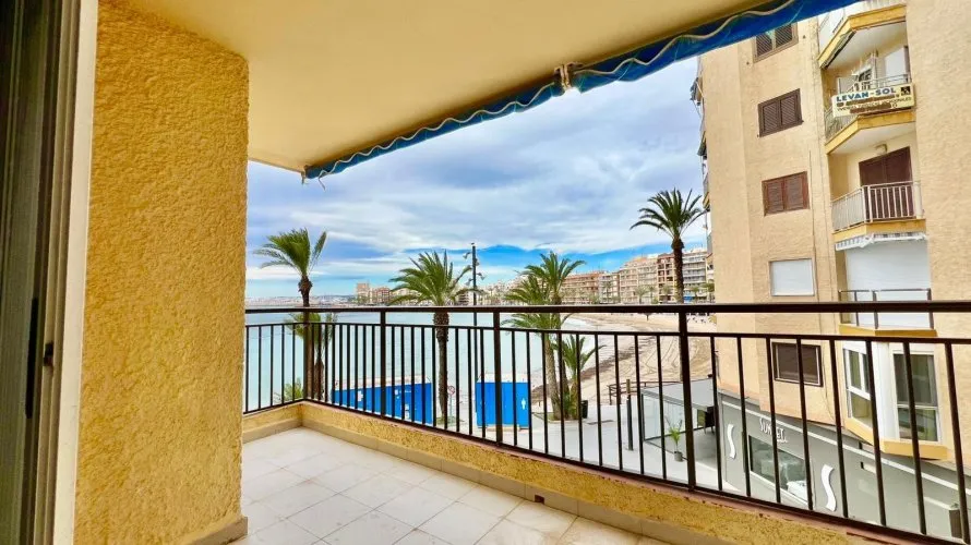 Apartamento de 3 dormitorios en Torrevieja, España No. 1245 № 12