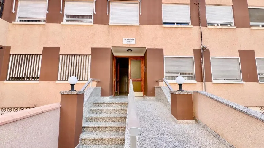 Apartamento de 3 dormitorios en La Mata, España No. 578 № 3