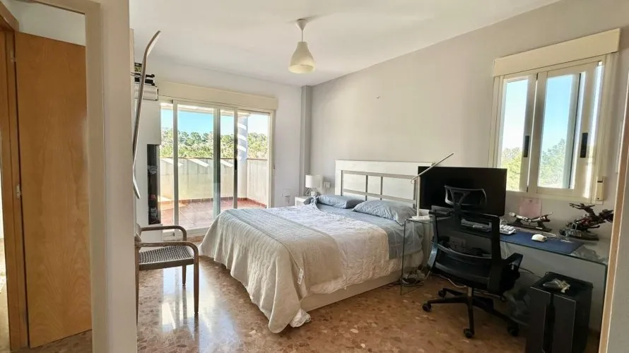 Apartamento de 4 dormitorios en L'Alfàs del Pi, España No. 1261 № 19