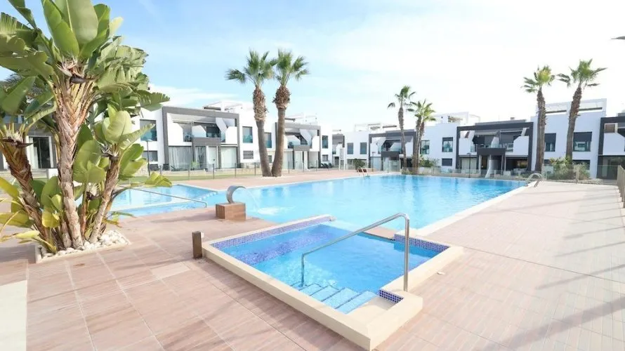 Bungalow de 2 dormitorios en La Zenia, España No. 1219 № 17