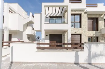 Bungalow de 2 dormitorios en Los Balcones, España No. 809