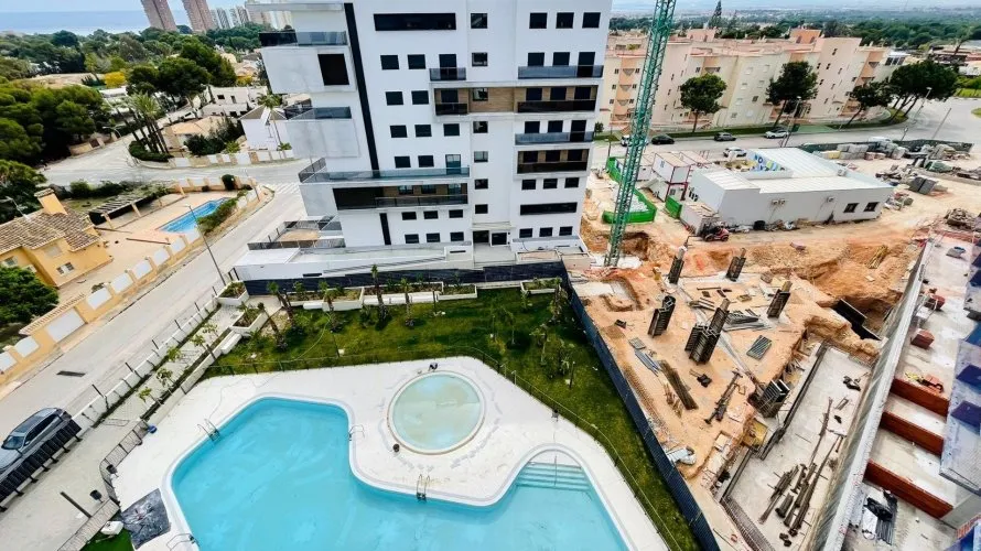 Apartamento de 2 dormitorios en Dehesa De Campoamor, España No. 946