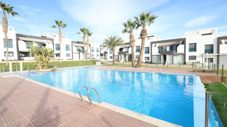 Bungalow de 2 dormitorios en La Zenia, España No. 1219 № 18
