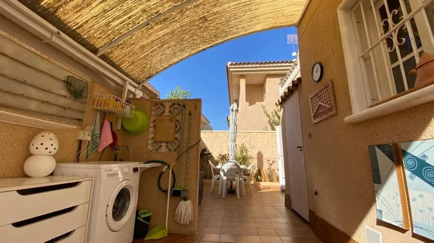 Сasa de 3 dormitorios en Alicante, España No. 1247 № 15