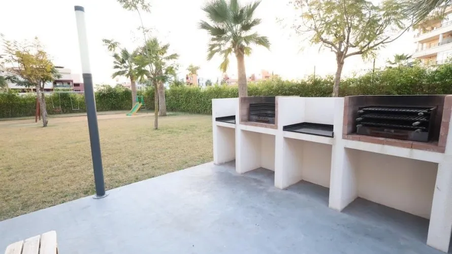 Apartamento de 2 dormitorios en Torrevieja, Spain No. 616 № 4