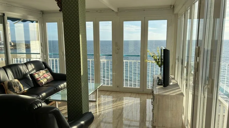 Apartamento de 2 dormitorios en Benidorm, España No. 1032 № 2