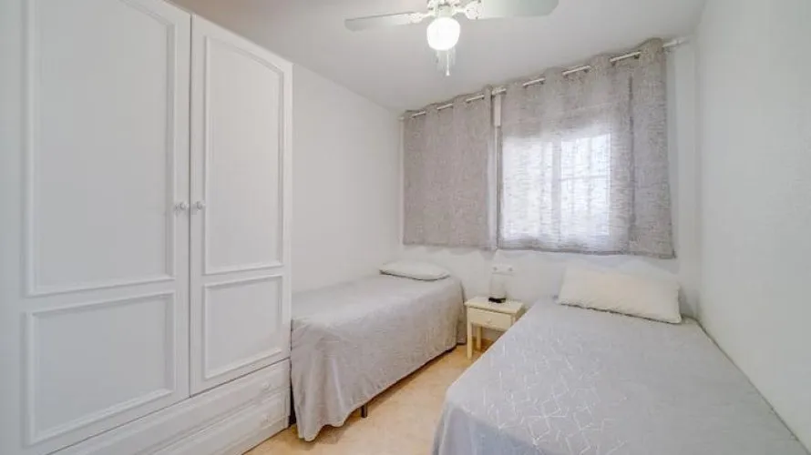 Apartamento de 2 dormitorios en Villajoyosa, España No. 1337 № 3