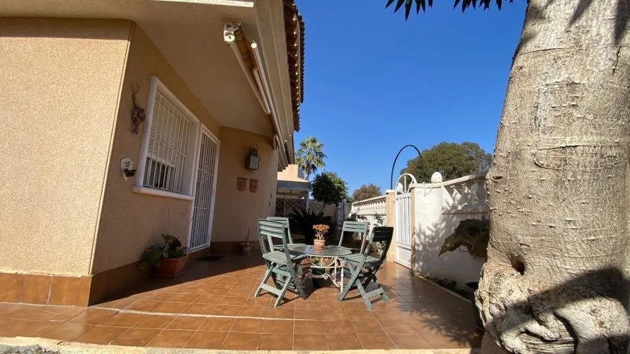 Сasa de 3 dormitorios en Alicante, España No. 1247 № 7