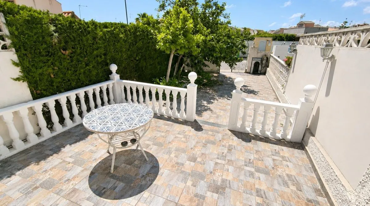 Сasa de 1 dormitorio en Torrevieja, España No. 1353