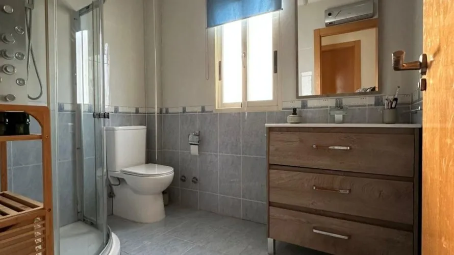 Apartamento de 4 dormitorios en L'Alfàs del Pi, España No. 1261 № 22