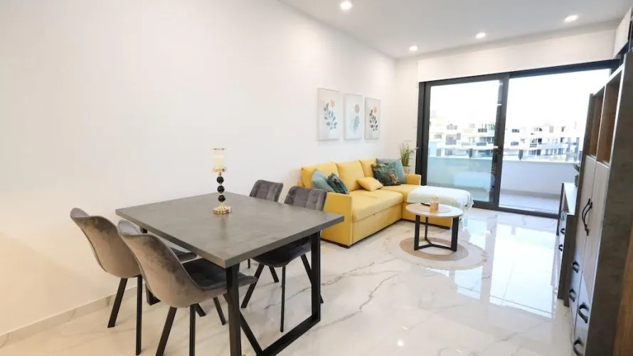 Apartamento de 2 dormitorios en Torrevieja, Spain No. 616 № 11