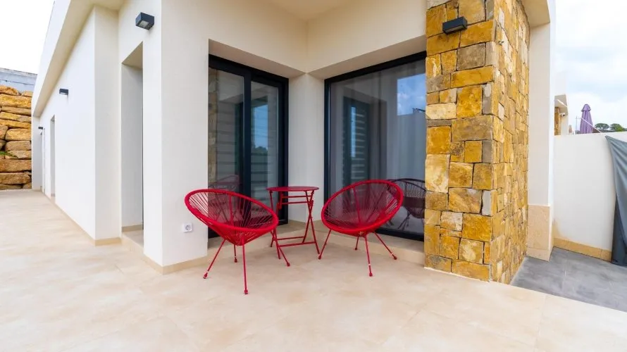 Villa de 2 dormitorios en Finestrat, España No. 1005