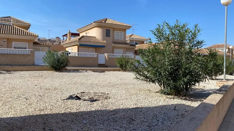 Сasa de 3 dormitorios en Alicante, España No. 1247 № 18