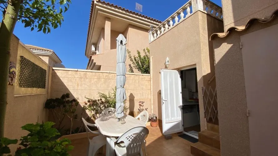Сasa de 3 dormitorios en Alicante, España No. 1247 № 28