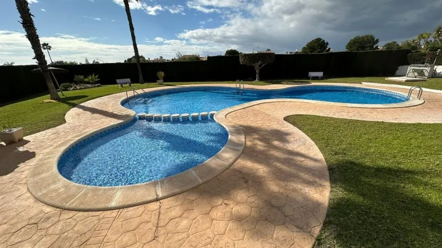 Сasa de 3 dormitorios en La Florida, Spain No. 622 № 5