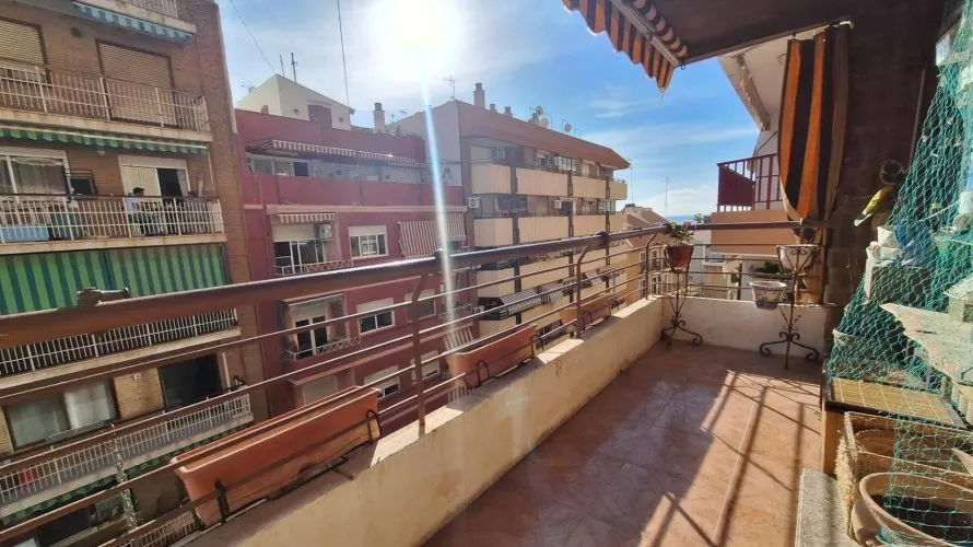Apartamento de 3 dormitorios en Alicante, Spain No. 599 № 21
