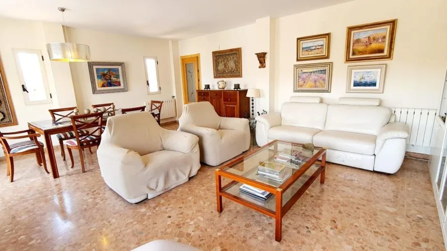Apartamento de 4 dormitorios en L'Alfàs del Pi, España No. 1261 № 3