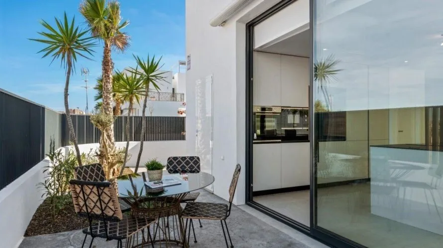 Villa de 3 dormitorios en Mar De Cristal, España No. 935 № 2