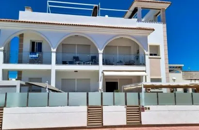Bungalow de 2 dormitorios en Ciudad Quesada, España No. 984